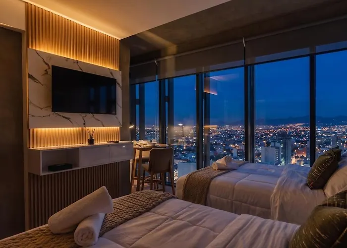 The R Line I Ut Skyline I Views & Pool Apartamento